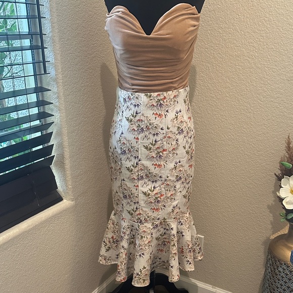 New York & Company Dresses & Skirts - New York & Company Tan and Floral Peplum skirt